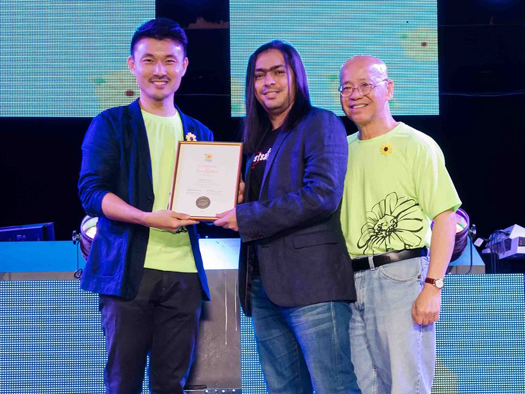 From left: Mr Baey Yam Keng, MP Tampines GRC, Zed B.W., Founder, Just Saying and Dr. William Wan, General Secretary, Singapore Kindness Movement
