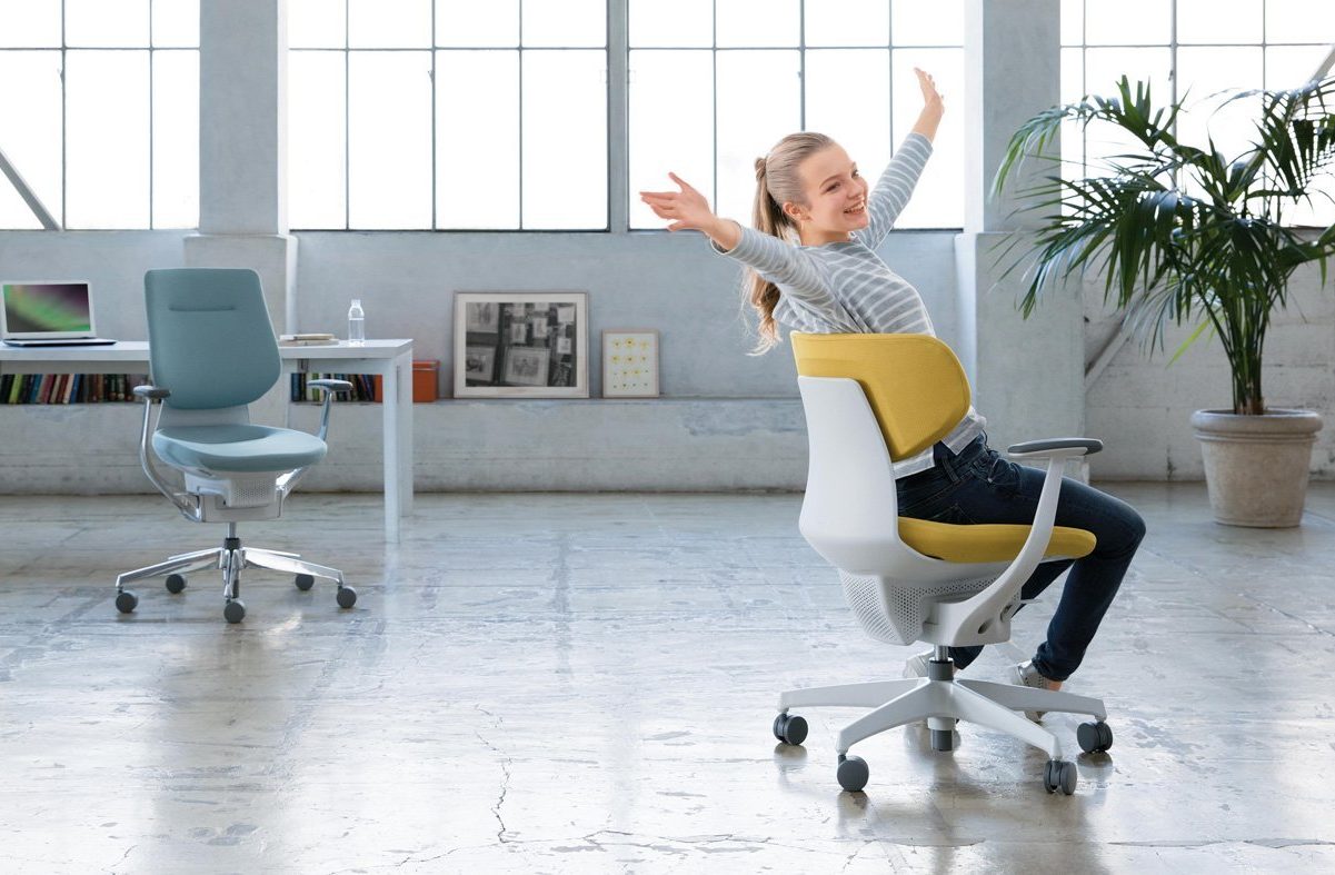 The KOKUYO ING 360 - a Gliding Chair that Battles Over ...