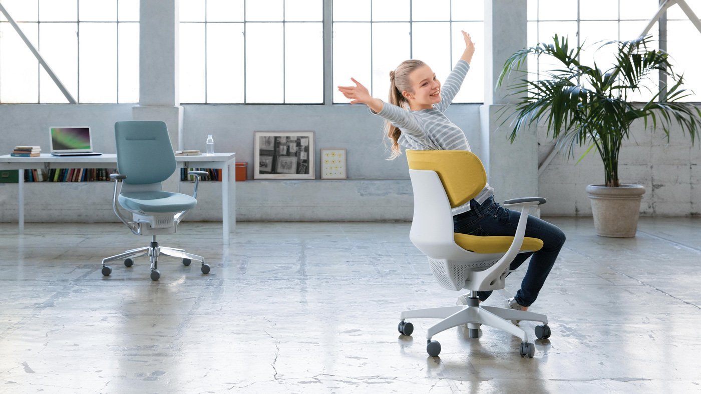 The KOKUYO ING 360 - a Gliding Chair that Battles Over-sitting