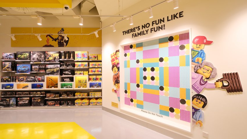 The-new-LCS-at-Suntec-City-is-also-home-to-Singapore-first-LEGO-DOTS-display-wall