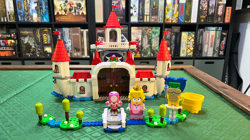 LEGO Peach Is A Great Addition To The Super Interactive LEGO Super