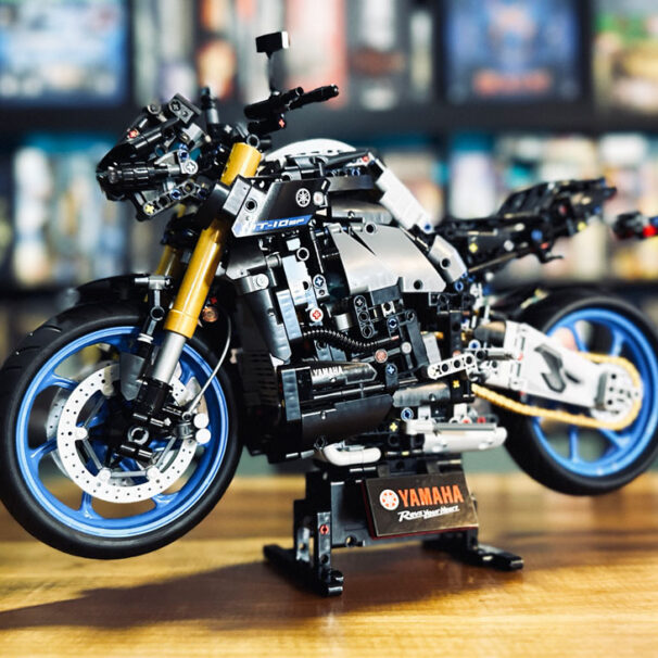 LEGO-Technic-42159-Yamaha-MT-10-SP-(3)