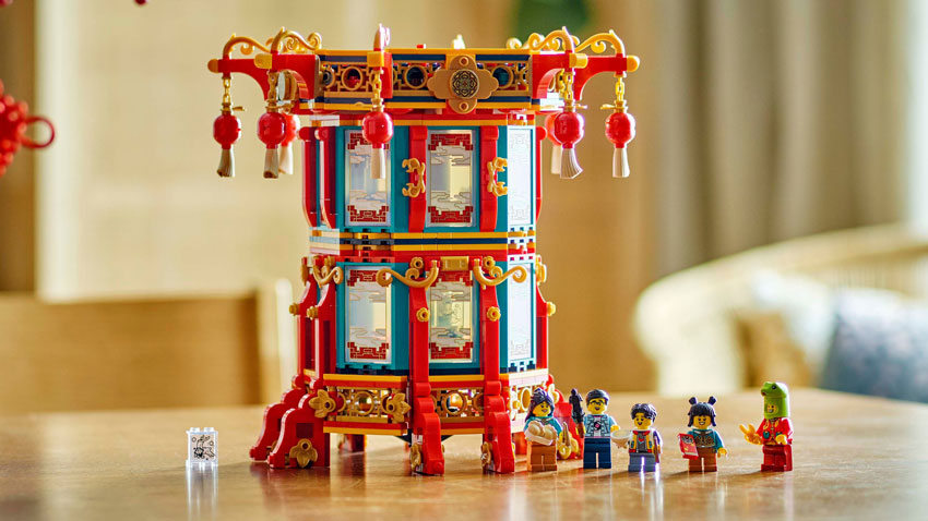 80116-LEGO-Trotting-Lantern_Lifestyle-(5)